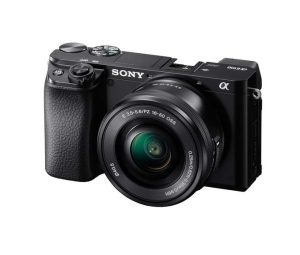 Sony Alpha 6100 Kamera 16-50mm II Kit schwarz für 540,47€ (Amazon.it)
